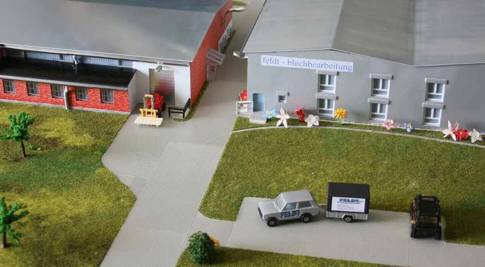 Unsere Firma als selbstgebautes Modell zum Geburtstag unserers Geschäftsführers